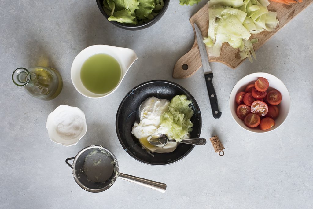 Piadina greca con feta, cetrioli e salsa tzatziki 5 veggie quattro