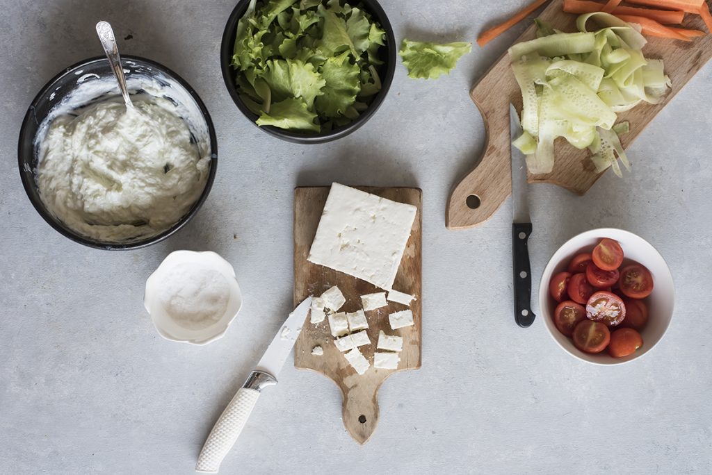 Piadina greca con feta, cetrioli e salsa tzatziki 7 veggie sei