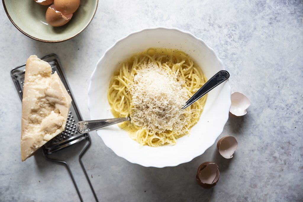 Frittata di spaghetti, una ricetta anti-spreco 2 frittata di pasta parmigiano