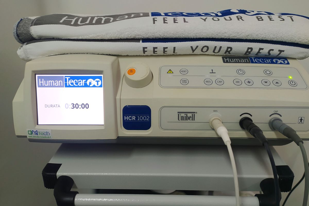 Tecarterapia: cos'è, benefici, prezzo e controindicazioni 2 apparecchio per tecarterapia