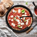 Pizza di pane, un'idea gustosa per riciclare il pane raffermo 1 pizza di pane