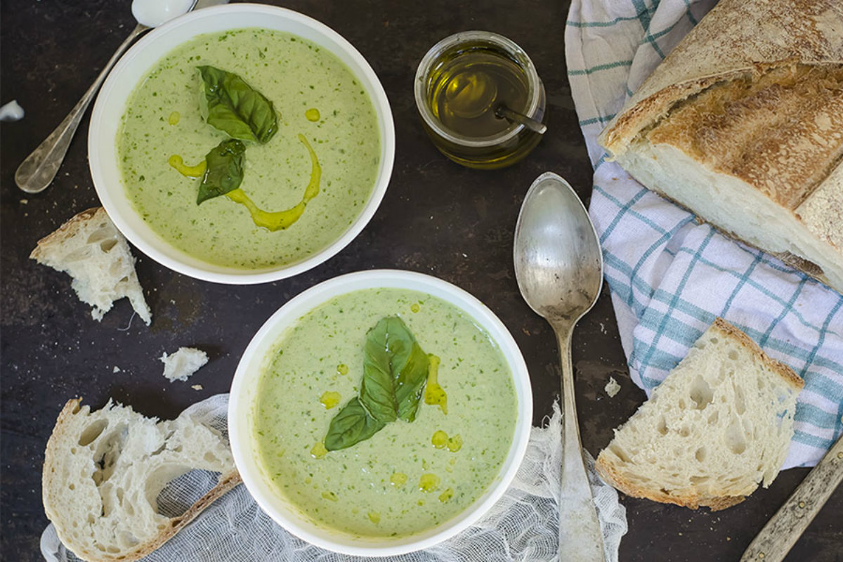 Ricette detox: 12 proposte per prepararti alla prova costume 3 ricette detox, crema fredda di lattuga
