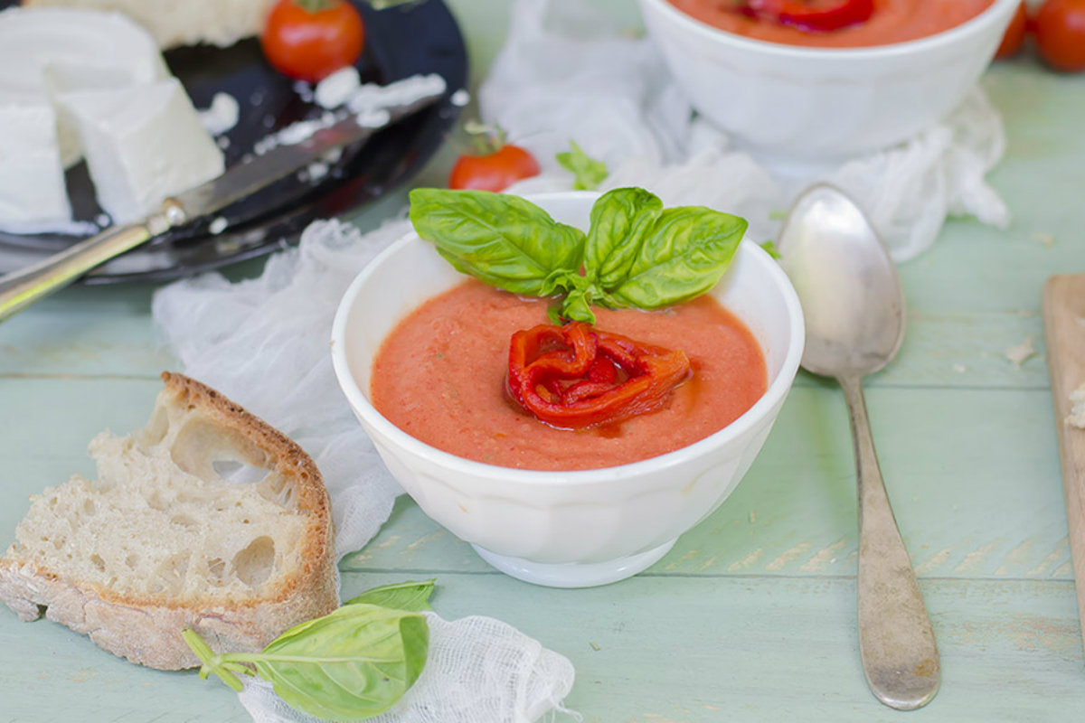 Ricette detox: 12 proposte per prepararti alla prova costume 6 ricette detox, zuppa fredda di pomodori