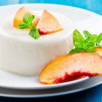 Semifreddo di soia con pesche e menta 1 semifreddo soia pesche