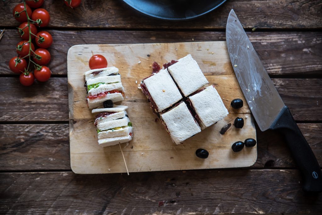 Spiedini di tramezzini: un finger food light 8 spiedini antipasto