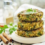 Burger di miglio e piselli, un secondo nutriente e saporito 1 burger di miglio e piselli