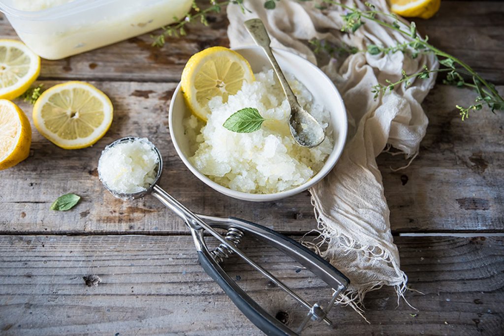 Dolci estivi: 12 ricette light da provare 2 dolci estivi granita limone e menta