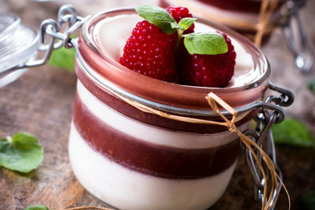 Dolci estivi: 12 ricette light da provare 6 dolci estivi panna cotta ai lamponi