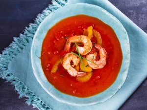 Gazpacho di pomodori e gamberi: zuppa fredda perfetta a dieta