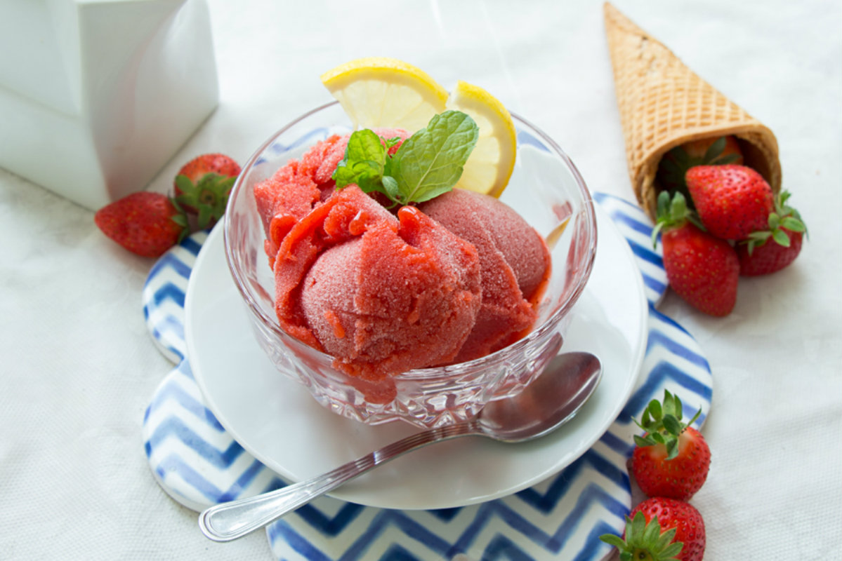 Gelato fatto in casa: come si prepara, calorie e tante ricette gustose 26 gelato alla fragola e vaniglia