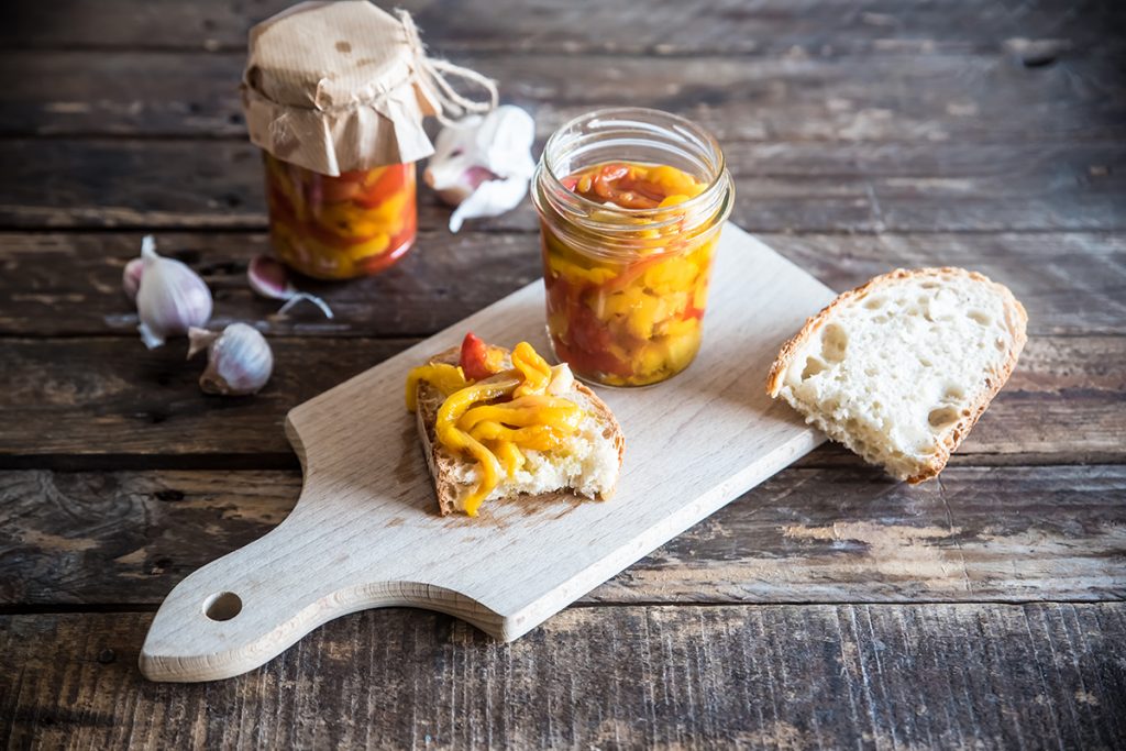 Peperoni gialli: 3 idee per gustarli e fare il pieno di antiossidanti 2 ricette con peperoni peperoni sott'olio