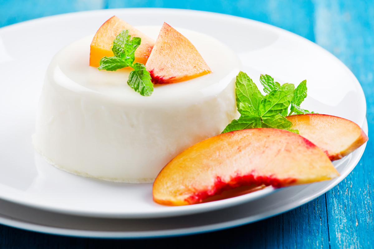 Ricette con le pesche: 8 idee sfiziose e leggere 2 ricette con pesche semifreddo soia pesche