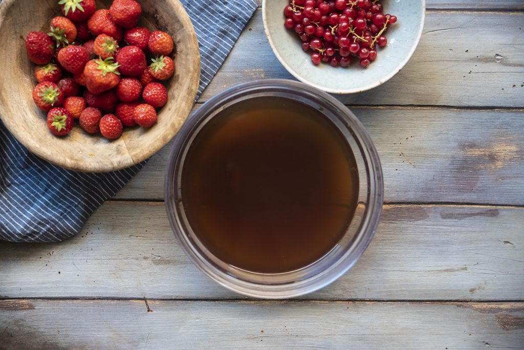 Tè earl grey con vaniglia, fragole e ribes: ricetta e proprietà 2 te all earl grey con vaniglia fragole ribes tè freddo