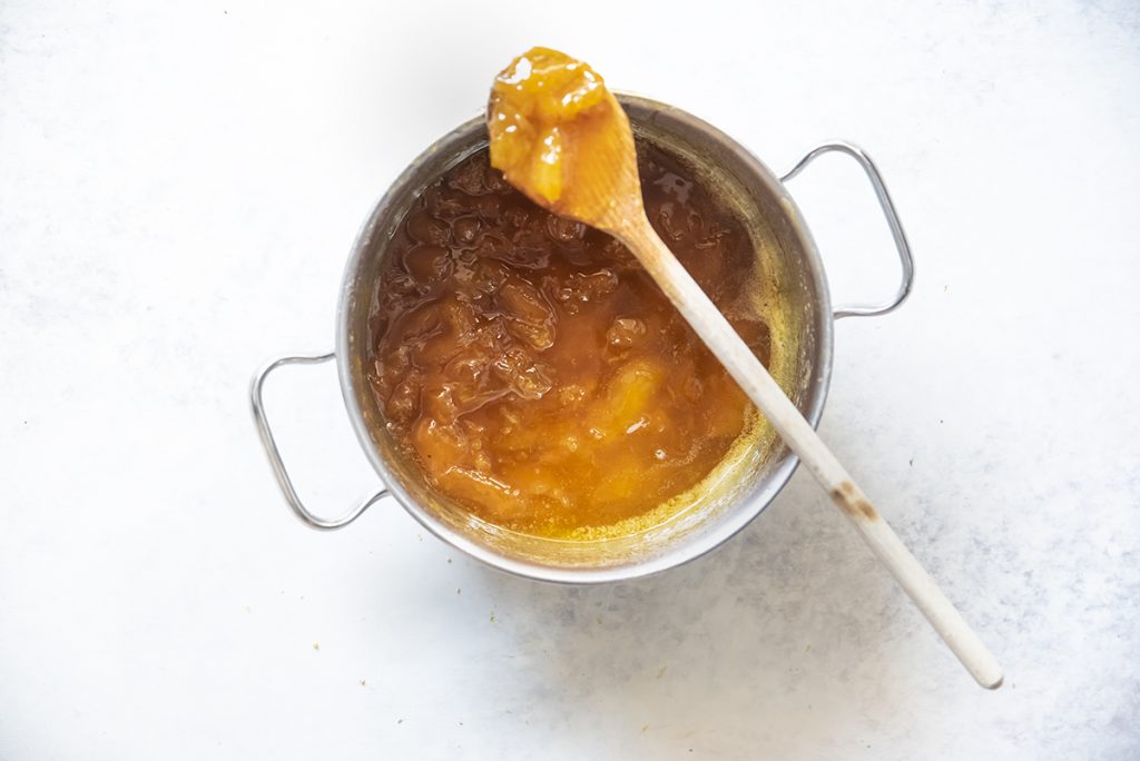 Marmellata di albicocche: fatta in casa con una ricetta sana e light 3 albicocche uno