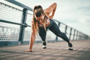 Come rassodare il seno: che sport fare e i migliori esercizi per un seno tonico