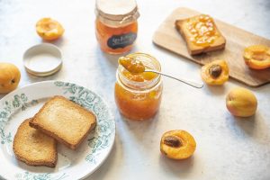 Marmellata di albicocche: fatta in casa con una ricetta sana e light