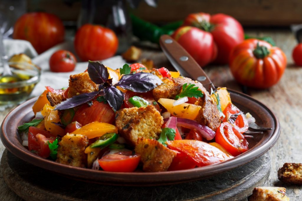 Avanzi di Ferragosto? 3 ricette anti-spreco 1 panzanella