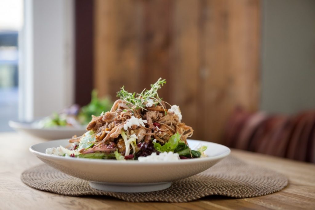 Avanzi di Ferragosto? 3 ricette anti-spreco 3 pulled pork salad