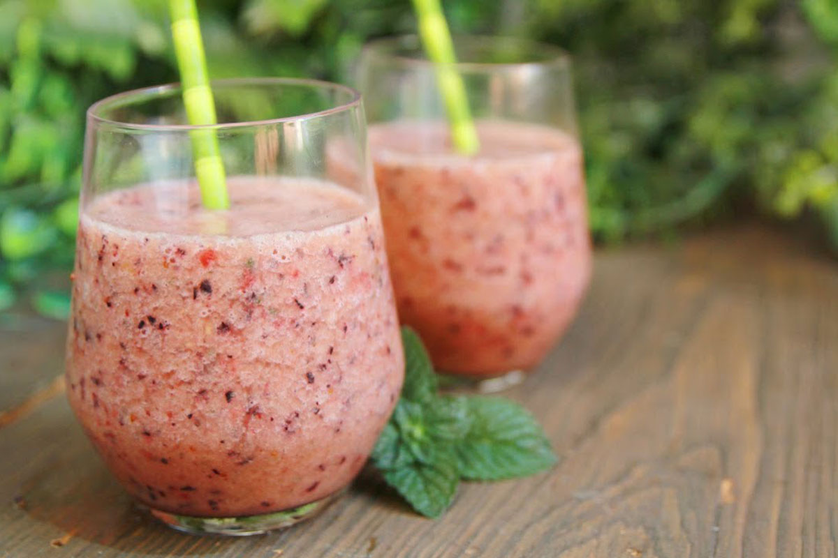 Anguria: calorie, proprietà e valori nutrizionali, benefici e idee per gustarla 8 smoothie di fragole e anguria
