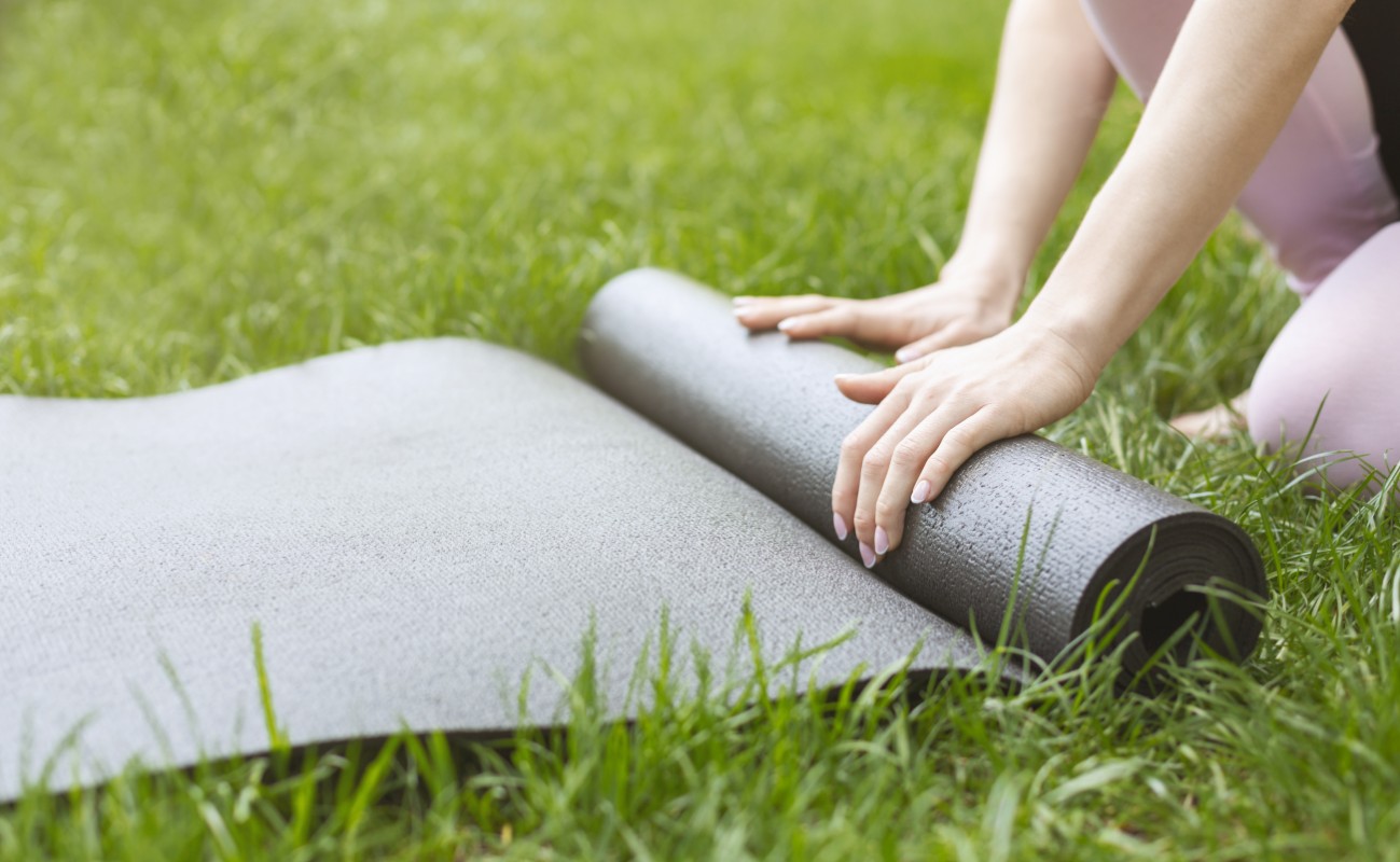 Allenamento yoga: come e dove praticare e gli attrezzi da avere 4 allenamento yoga: tappetino yoga da comprare