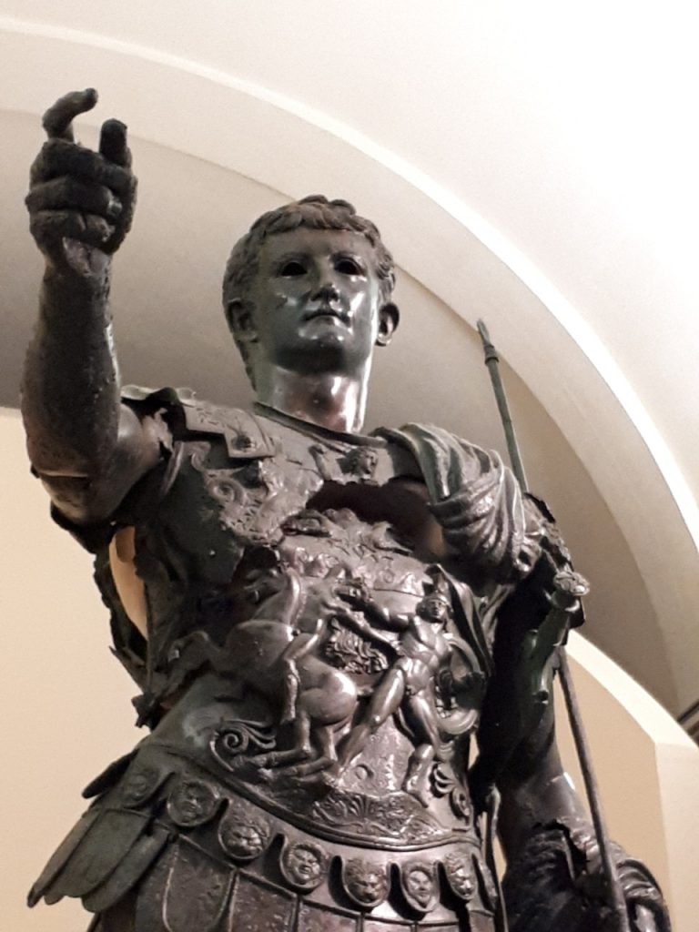 Umbria: a zonzo nel cuore verde dell’Italia 13 amelia statua di germanico 2