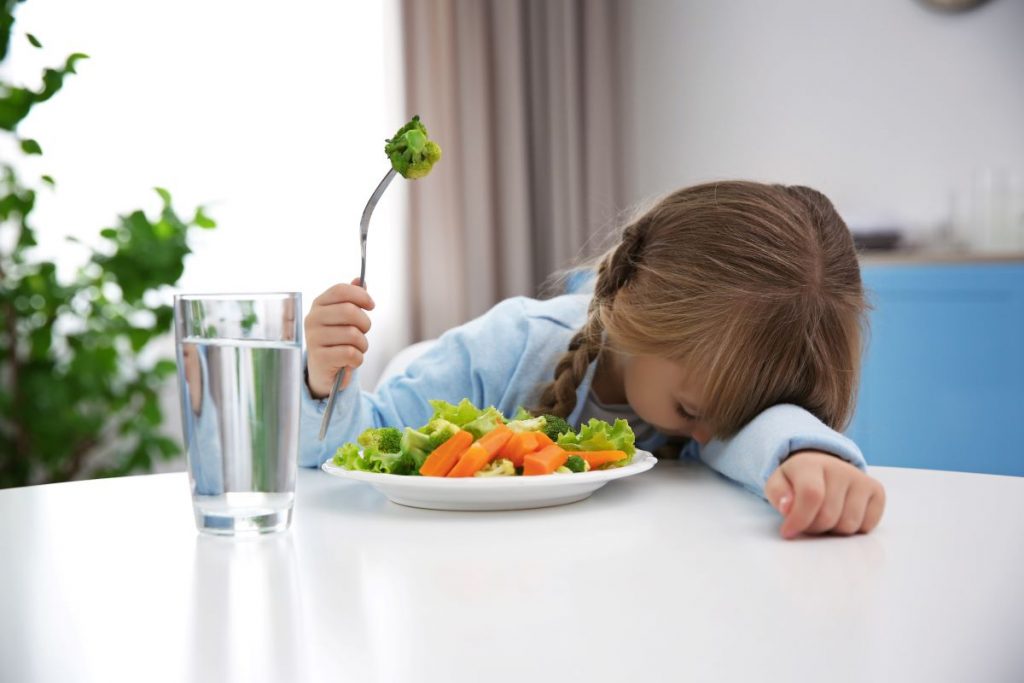 Far mangiare i bambini piccoli: le migliori strategie 1 bambini cibo