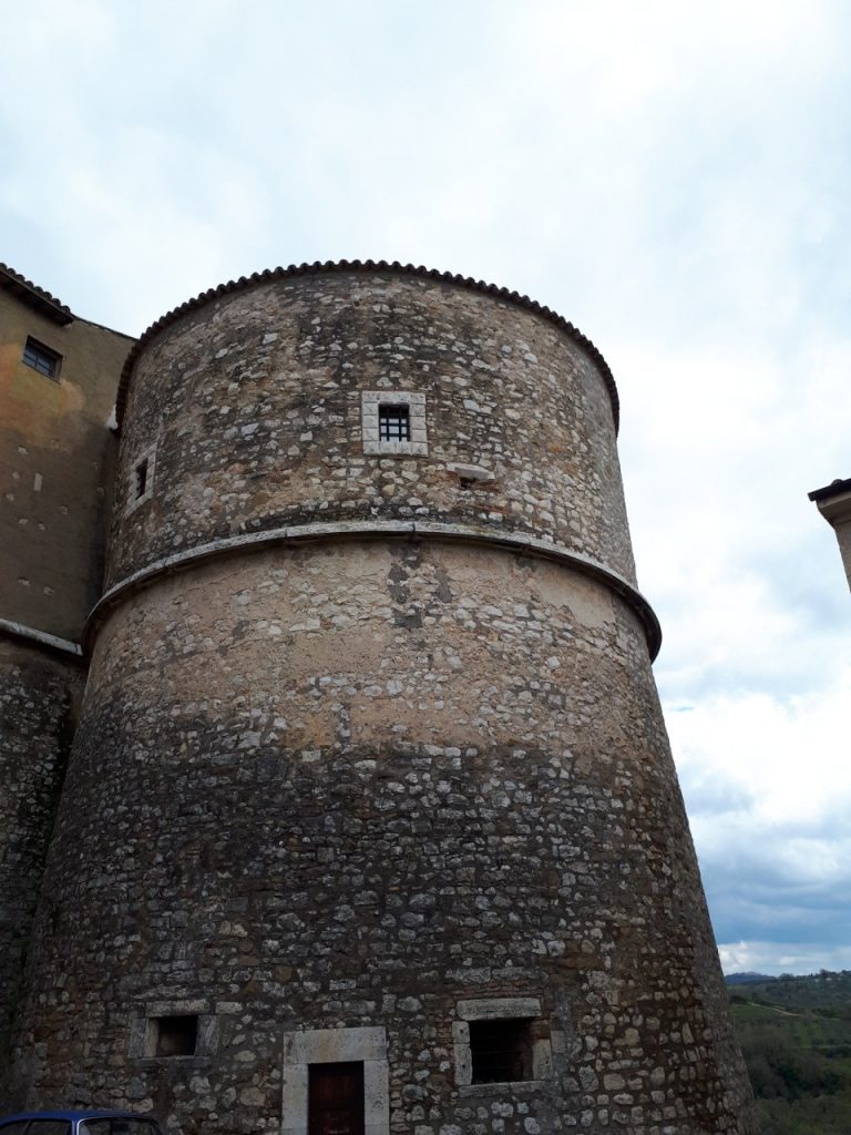 Umbria: a zonzo nel cuore verde dell’Italia 14 castello di alviano 2