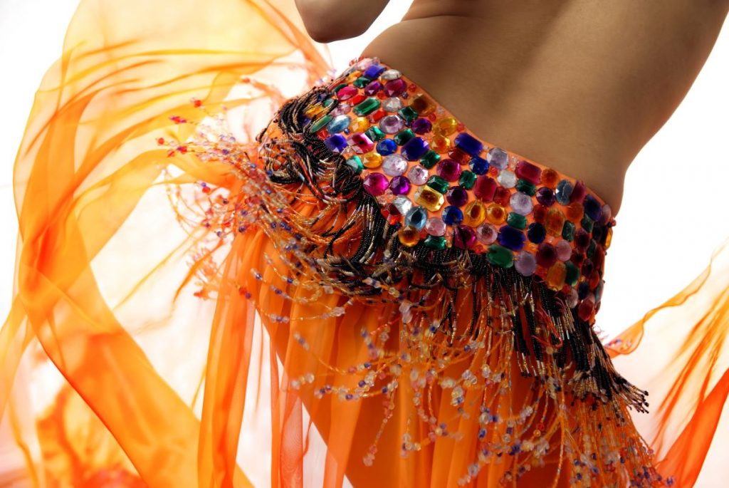 La danza del ventre fa dimagrire davvero? Ecco quante calorie puoi bruciare 1 danza-ventre-perdita-peso