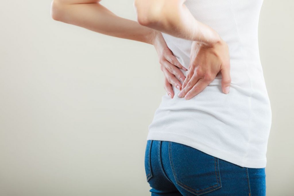 Dolori alla schiena bassa: prova questi semplici esercizi di stretching per stare meglio 1 mal di schiena : che fare
