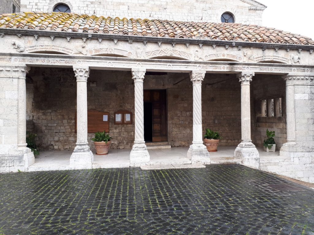 Umbria: a zonzo nel cuore verde dell’Italia 29 lugnano in teverina santa maria assunta 2