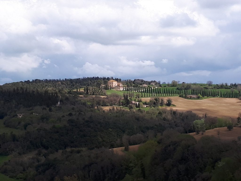 Umbria: a zonzo nel cuore verde dell’Italia 20 panorama dal palazzo venturelli di amelia