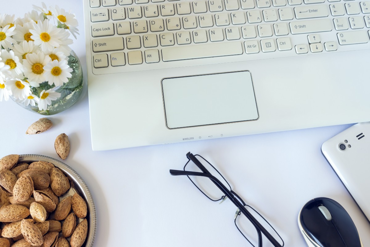 Pranzo in ufficio: consigli per prepararlo, mangiar sano e non ingrassare! 21 pranzo in ufficio: gestire gli spuntini