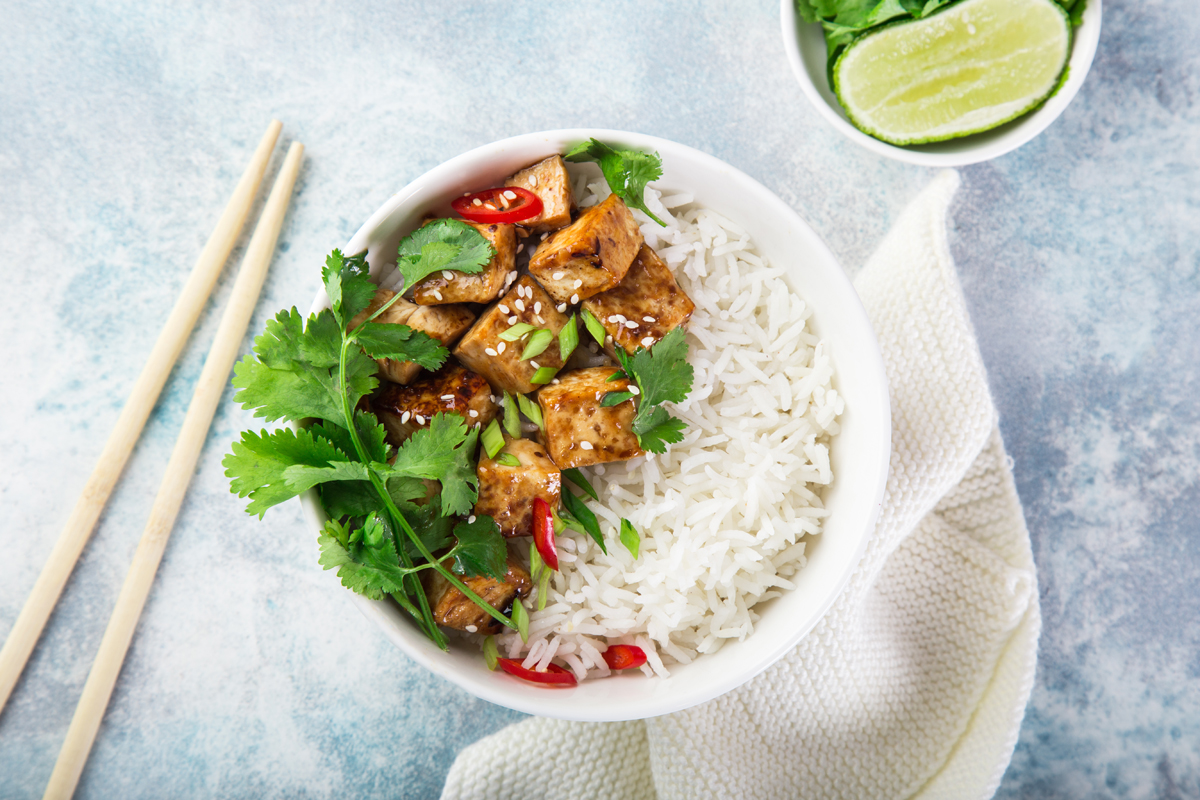 Tofu, seitan e tempeh: 23 ricette sane e leggere 19 riso al tofu e peperoncino