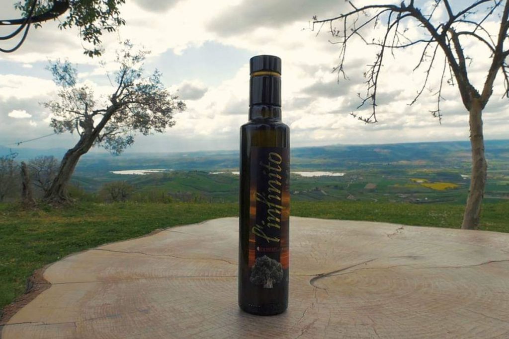 Umbria: a zonzo nel cuore verde dell’Italia 3 Olio extravergine d'oliva L'Infinito