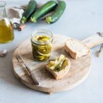 Zucchine sott'olio: la ricetta facile e gustosa 1 zucchine crude sottolio