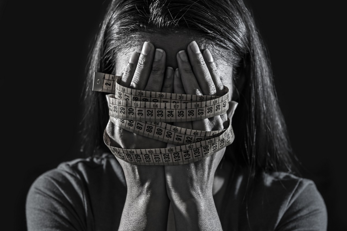Bulimia: che cos'è, sintomi, cause, a chi rivolgersi per curare questo disturbo alimentare 3 bulimia: cause