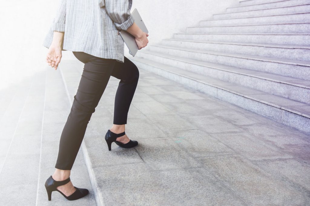 Camminare lentamente è indice di invecchiamento precoce, già a 45 anni 1 camminata lenta sintomo di invecchiamento precoce