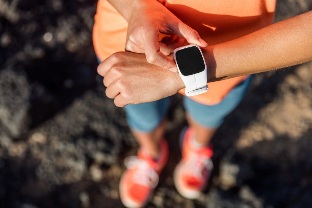 Fitness tracker: tra allenamento, salute e affidabilità dei dati. Può prevenire anche i rischi di malattie polmonari 1 fitness-tracker-funzioni