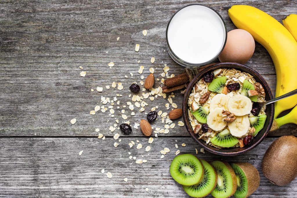 Ora solare 2019: come alleviare i disturbi con l'alimentazione giusta 1 Ora solare 2019: cibi che favoriscono sonno e rilassamento