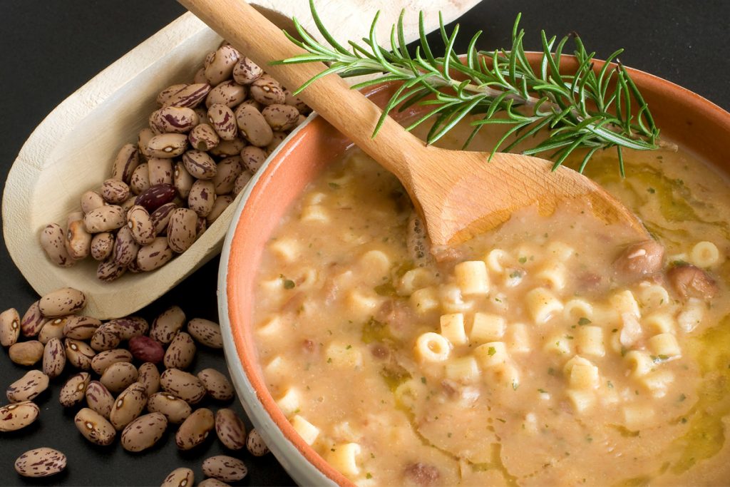 Pasta: 3 dritte del nutrizionista per renderla ancora più nutriente e salutare 1 pasta e legumi: apporto completo di aminoacidi essenziali