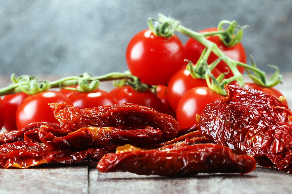 Pomodori secchi: come si preparano in casa e le migliori ricette 1 pomodori secchi: ricetta