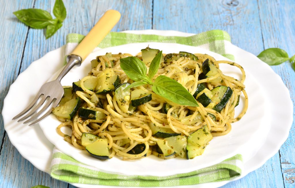 3 ricette facili che puoi preparare con solo 3 ingredienti 1 ricette 3 ingredienti: pasta al curry con zucchine