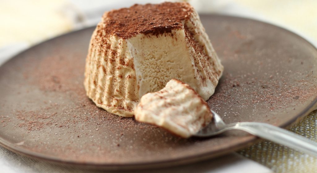 3 ricette facili che puoi preparare con solo 3 ingredienti 3 ricette con 3 ingredienti: semifreddo al caffè