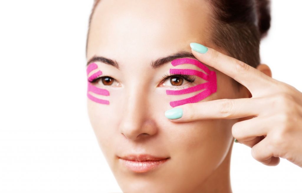 Come eliminare le rughe dal viso: arrivano i cerotti facciali (aesthetic face taping) 1 rughe-eliminare