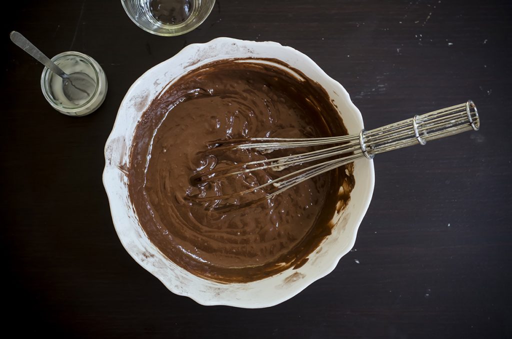 Torta light al cacao e yogurt: un dolce soffice e veloce da preparare 4 torta light cacao composto