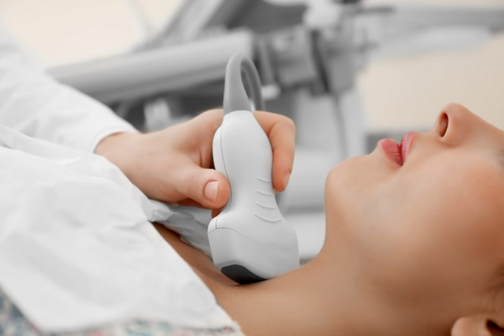 Tumore alla tiroide, un nuovo test diagnostico promette di evitare interventi chirurgici non necessari 2 tumore tiroide benefici nuovo test diagnostico