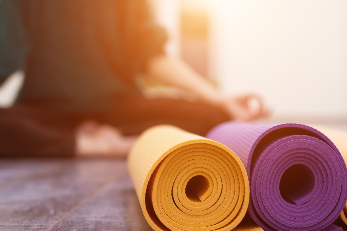 Yoga: cos’è, filosofia, benefici, posizioni, allenamento yoga e tipi di yoga 6 yoga:allenamento in casa
