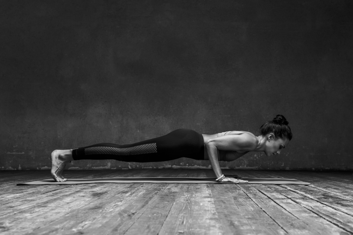 Yoga: cos’è, filosofia, benefici, posizioni, allenamento yoga e tipi di yoga 8 yoga challenge: 30 giorni di allenamento