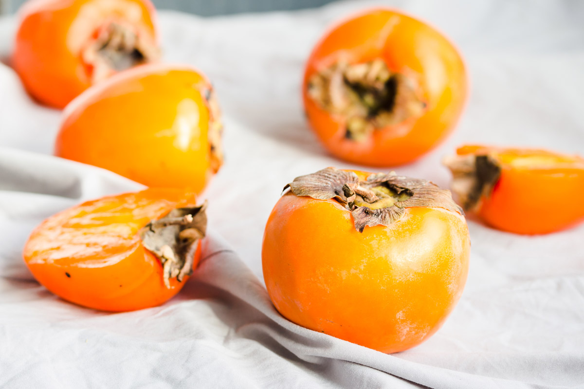 Budino di cachi e cacao: il dessert autunnale goloso con solo 130 calorie 1 cachi benefici salute