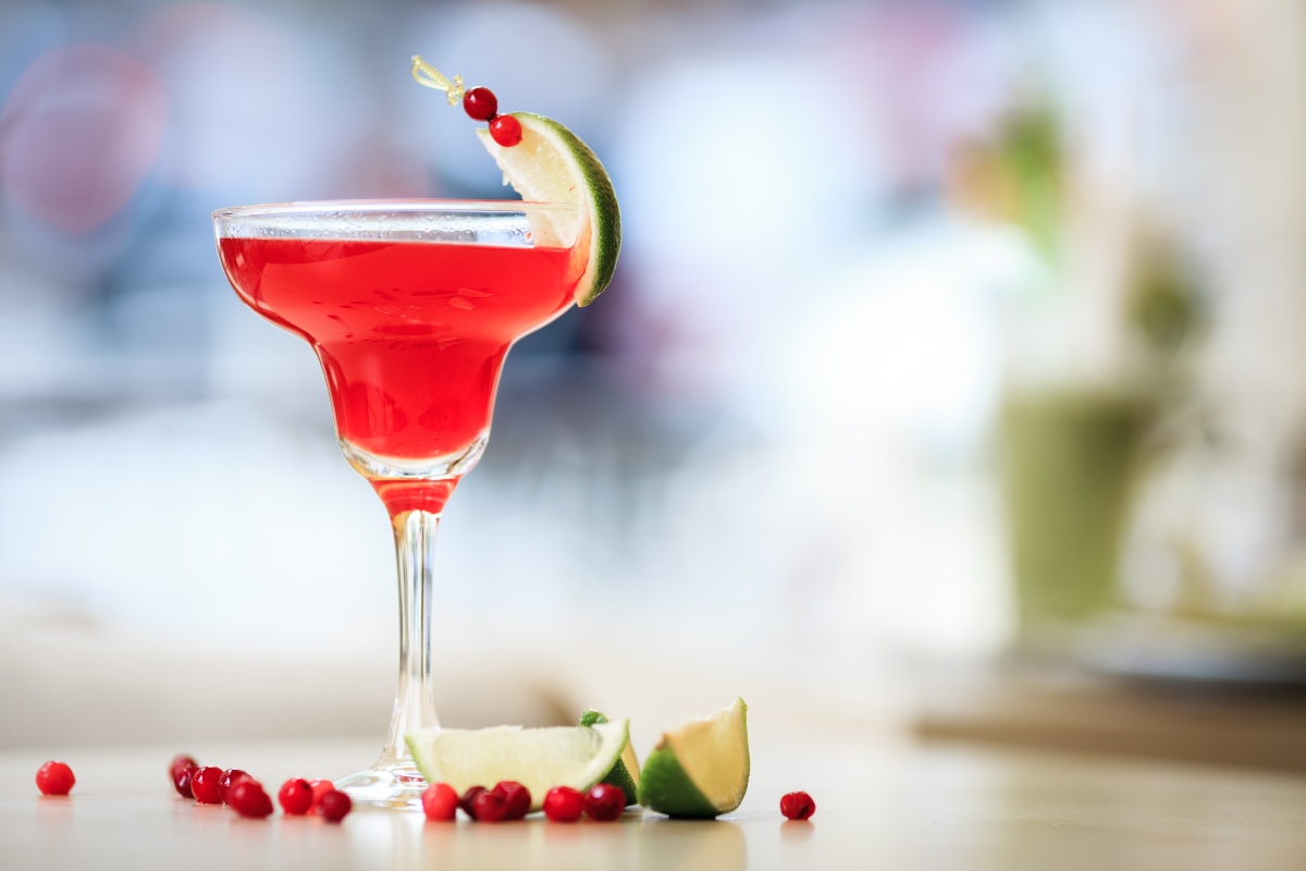 Ricette con i mirtilli: idee colorate e gustose 1 Cocktail Cosmopolitan: la ricetta